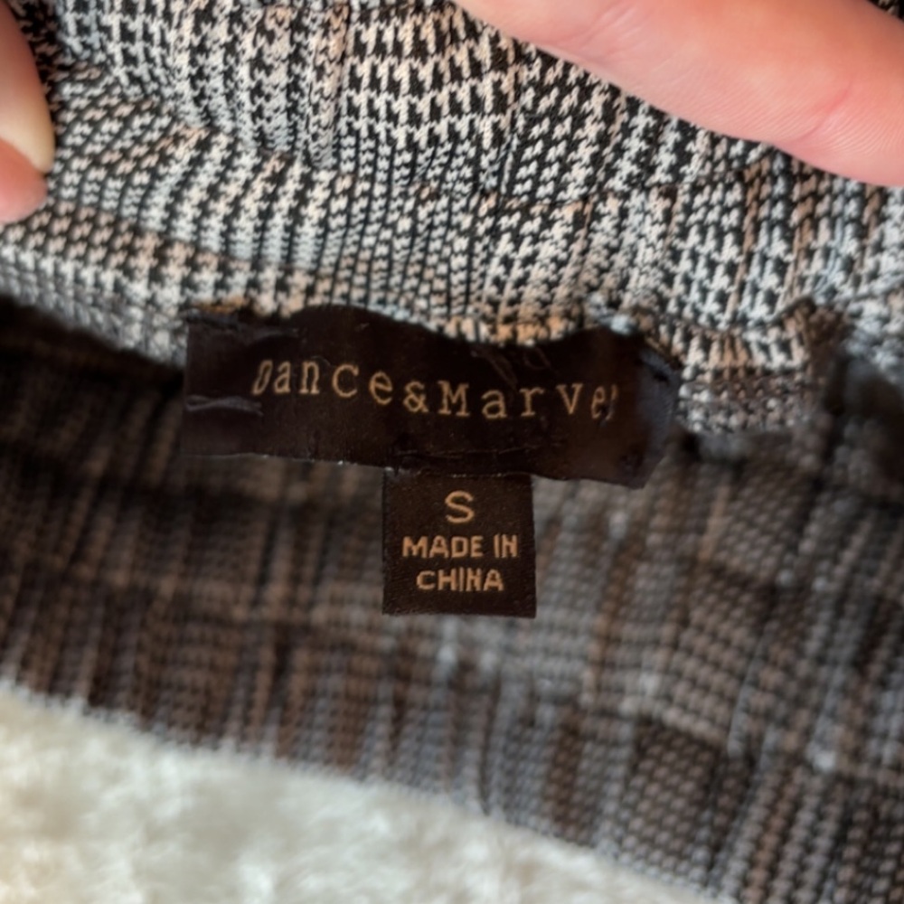 Houndstooth Ankle Pants - Picture 12 of 12